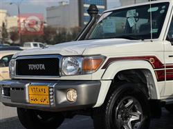 Toyota Land Cruiser 70 Pickup